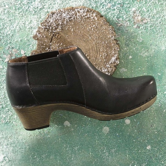 dansko chelsea boot